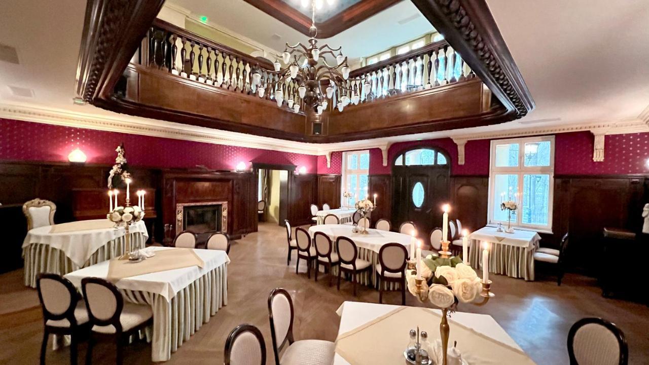 Hotel "Dworek Lesniczowka" Wodzisław Śląski 外观 照片