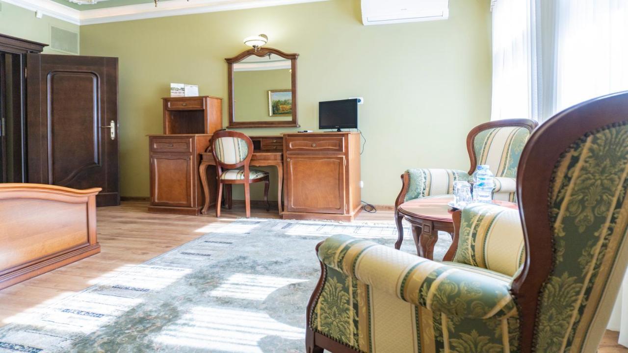 Hotel "Dworek Lesniczowka" Wodzisław Śląski 外观 照片