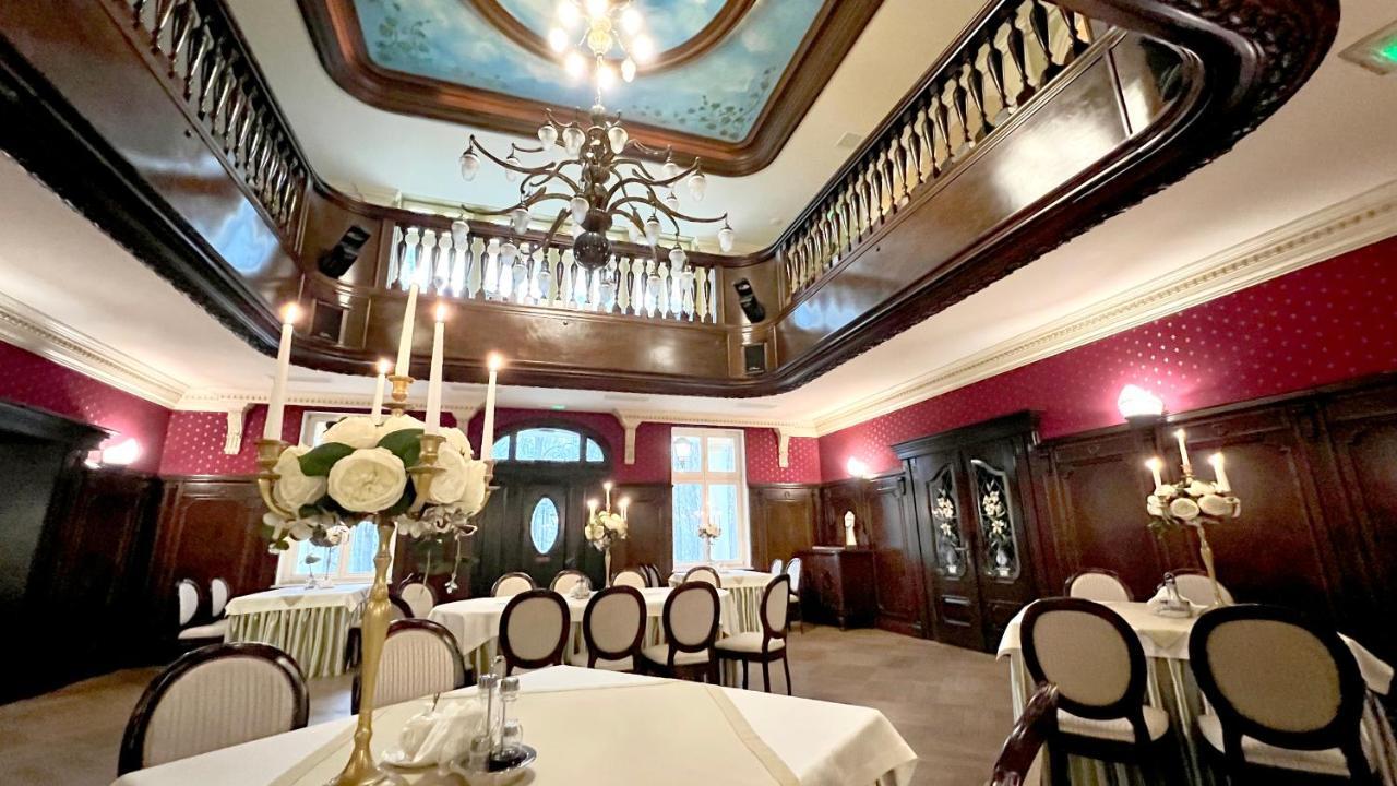Hotel "Dworek Lesniczowka" Wodzisław Śląski 外观 照片