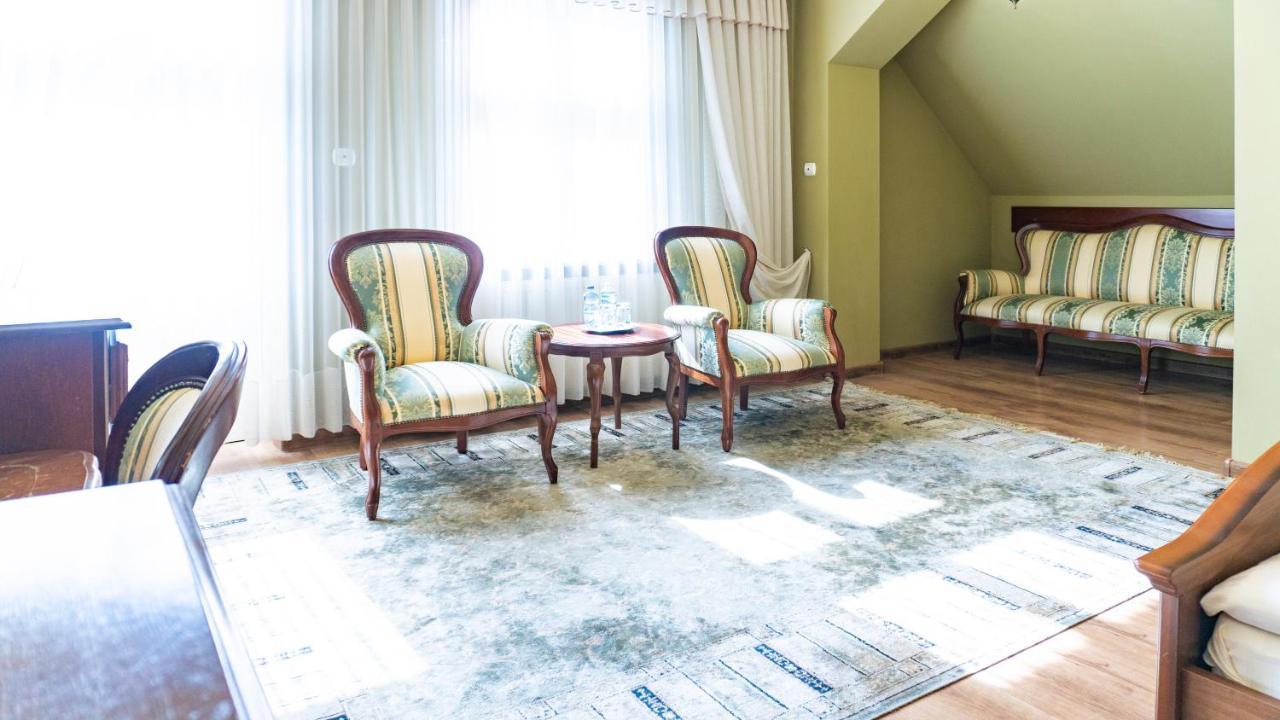 Hotel "Dworek Lesniczowka" Wodzisław Śląski 外观 照片