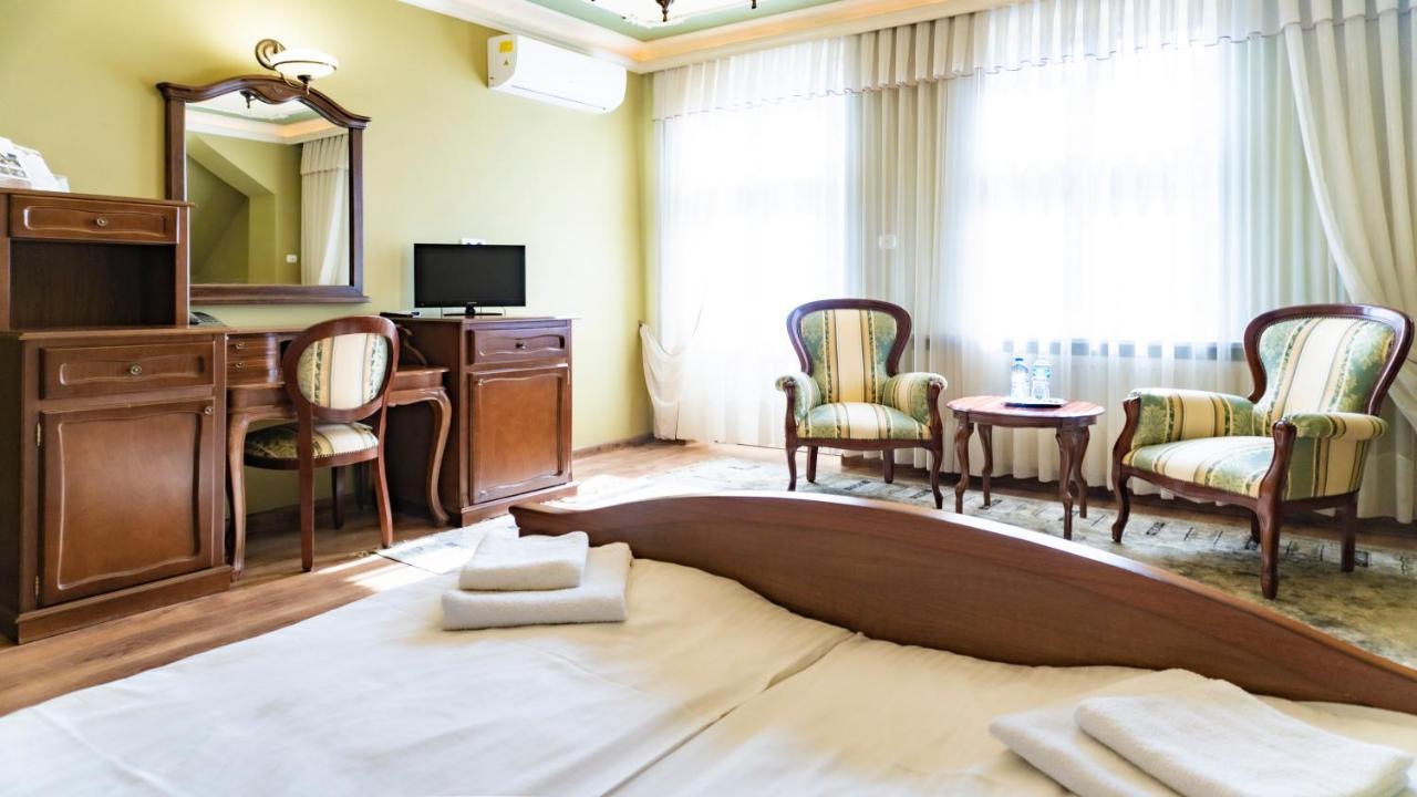 Hotel "Dworek Lesniczowka" Wodzisław Śląski 外观 照片