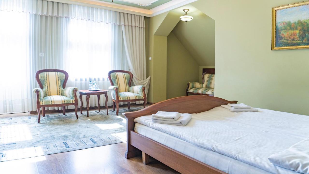 Hotel "Dworek Lesniczowka" Wodzisław Śląski 外观 照片