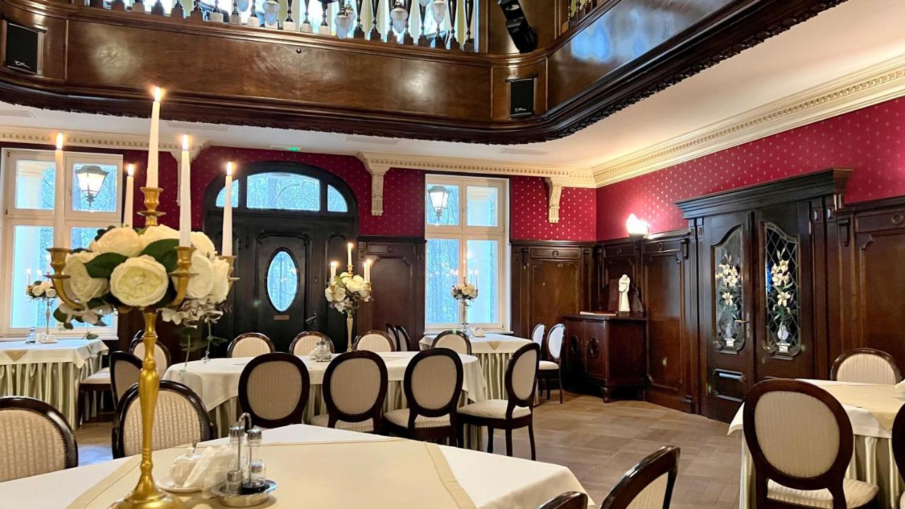 Hotel "Dworek Lesniczowka" Wodzisław Śląski 外观 照片