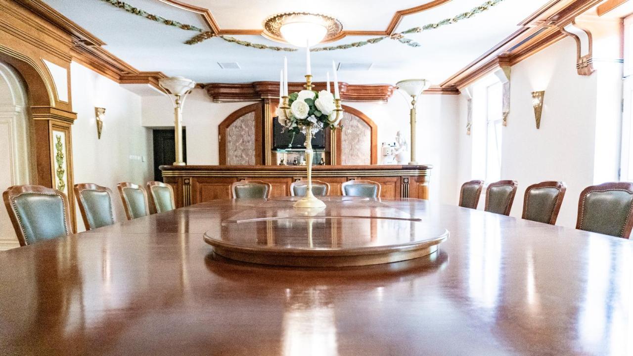 Hotel "Dworek Lesniczowka" Wodzisław Śląski 外观 照片